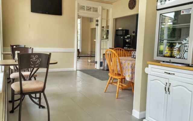 Budget Host East End Hotel in Riverhead