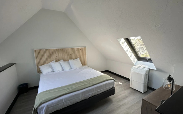 Harborside Suites