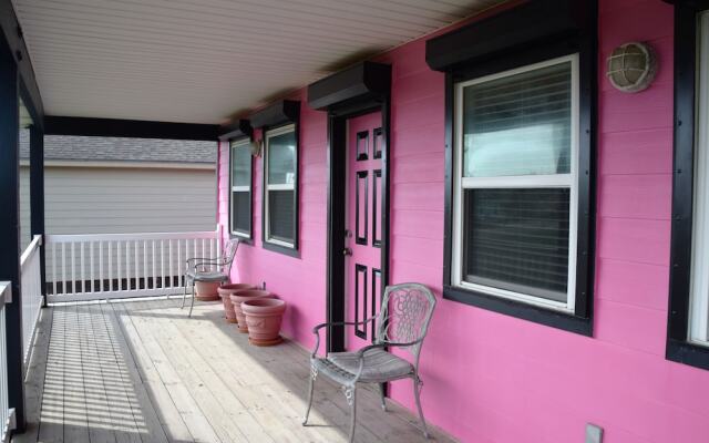 Pinkadot - Four Bedroom Home