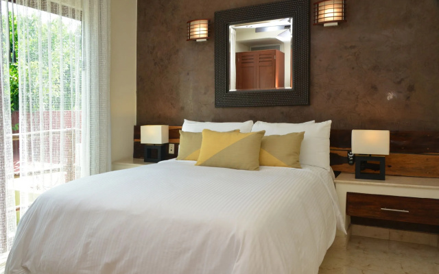 Maya Villa Condo Hotel & Beach Club