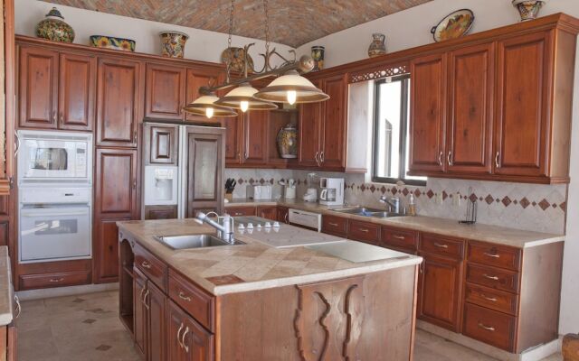 Casa Playa 5 Bedrooms 5.5 Bathrooms Home