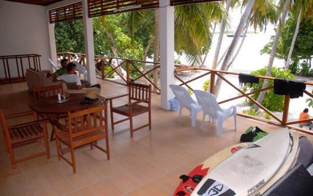 Thulusdhoo Surf Camp