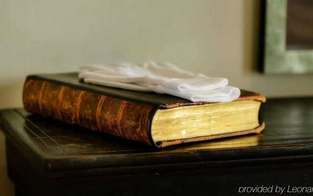 The Woodbridge Waterfront Rooms.