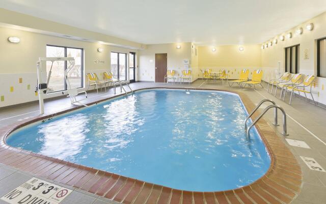 Fairfield Inn & Suites Lexington Keeneland Airport