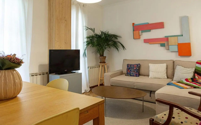 Cute 1 Bedroom Apartment with a Balcony