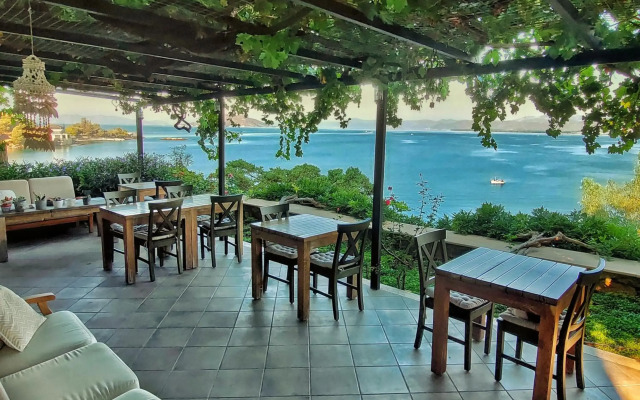 Ece Hotel Sovalye Island