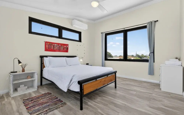 Coastal 2-bed Home With Pool & Spa