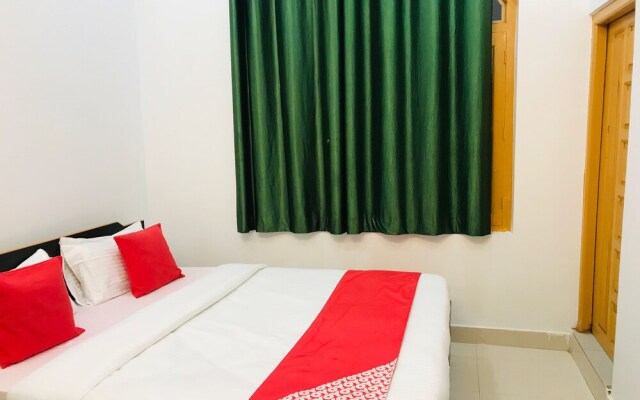 OYO 23054 Vishal Residency Barkot