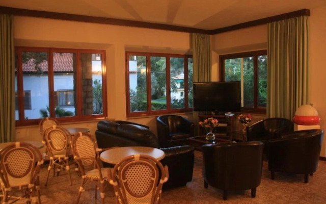 Eden Park Hotel