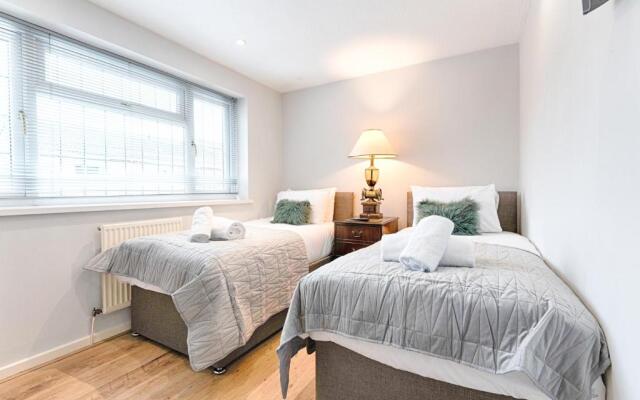 Cosy 2 bed - with relaxing garden!
