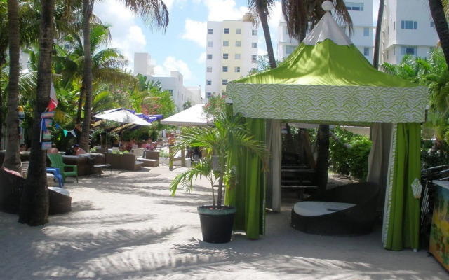 Marseilles Beachfront Hotel