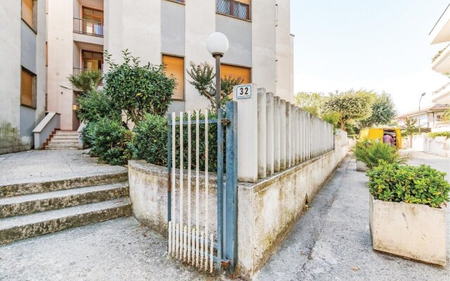 Stunning Apartment in Villa Rosa TE With 2 Bedrooms