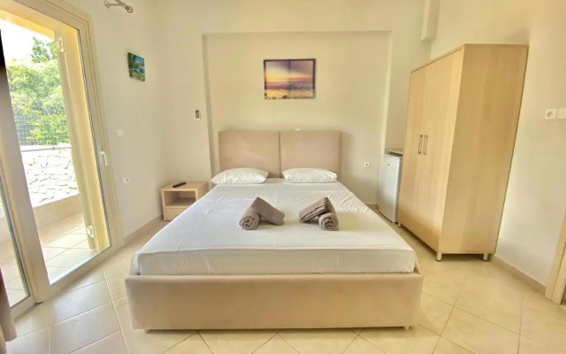 Foti Rooms