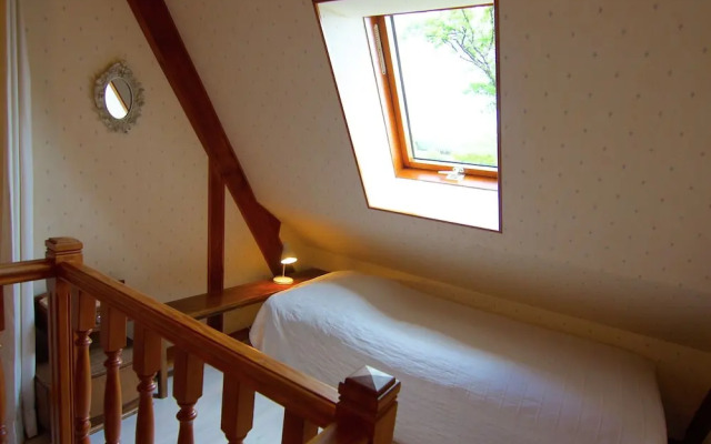 Lovely Villa in La Coquille with Swimming Pool