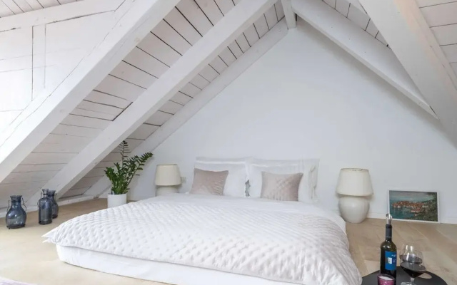 Secret Apartments - One Bedroom Apartment