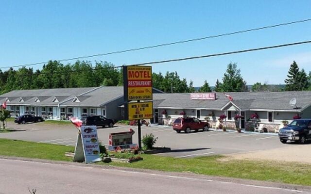 Fundy Rocks Motel and Chocolate River Cottages