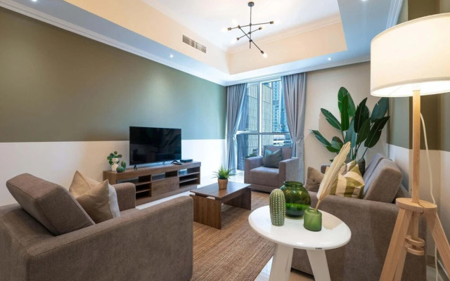 Luxe 2BR by Dubai Mall Gym/pool by Belvilla