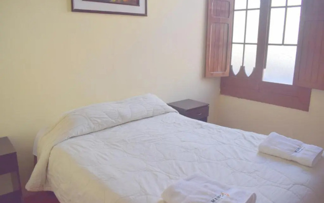 Mango Hostel Bed & Breakfast