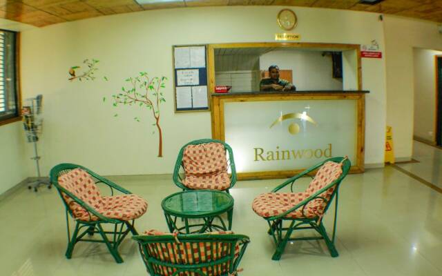 OYO 13328 Rainwood Residency