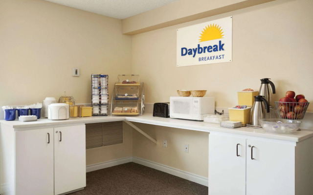 Days Inn by Wyndham Lacey Olympia Area