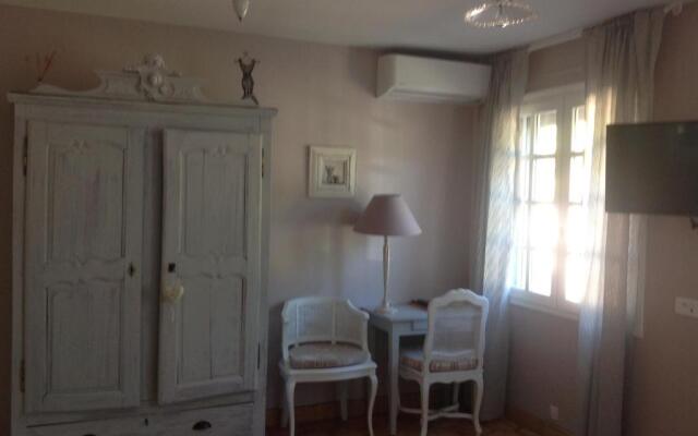 Villa miel et coquelicots