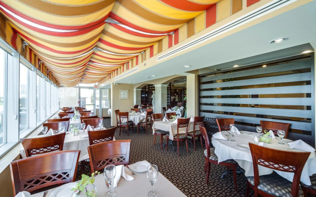 Monte Carlo Inn Vaughan Suites