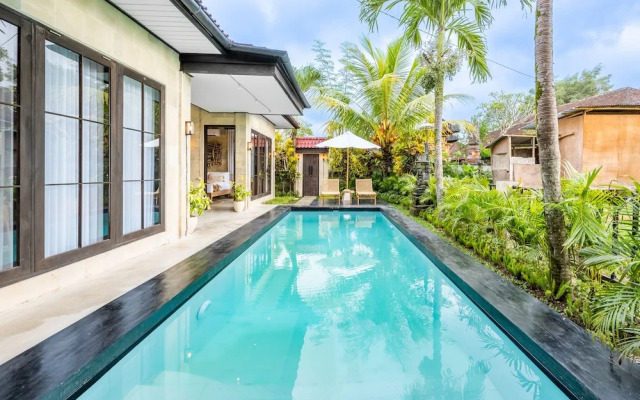 Rumah Villa by EVDEkimi - Quiet Ubud escape with Pool and Outdoor lounge