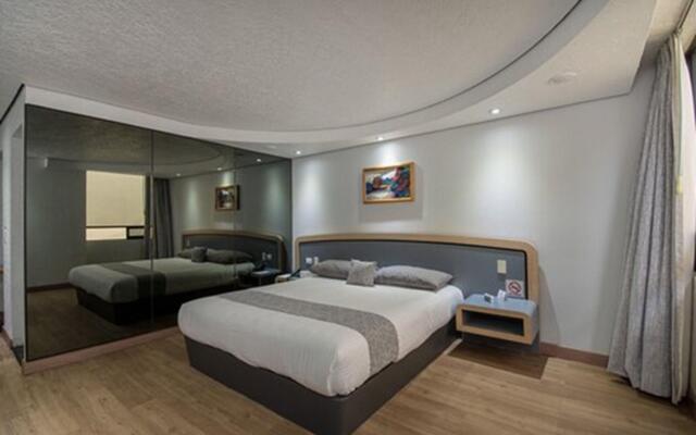 Hotel Embassy