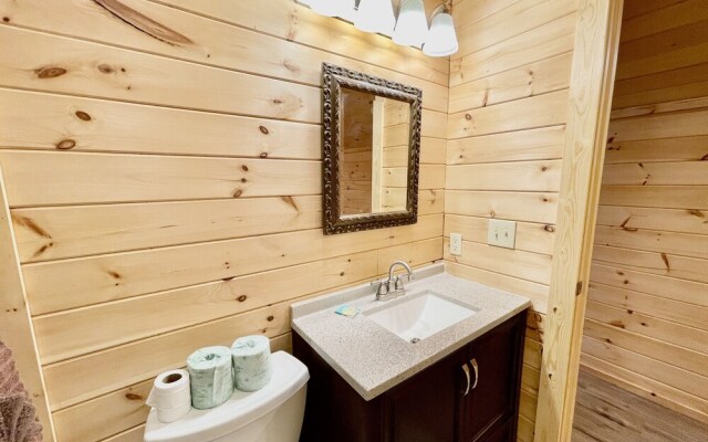 Double L Ranch 1 Bedroom Farmhouse by RedAwning