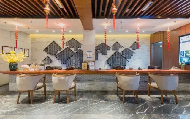 Crystal Pudi Hotel (Jingdezhen Zhushan Dongshi Huangyao)