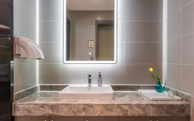 Homeinn Selected Hotel (Lvliang Lishi Longfeng North Street Xingsheng Road)