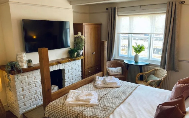 The Riverside Rooms
