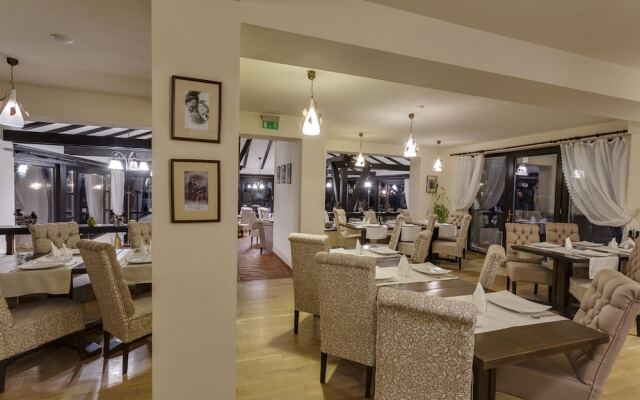 Casa din Bran- Inn Center