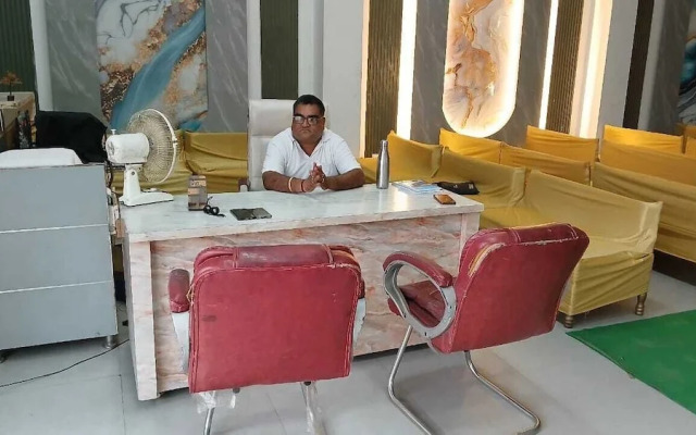 J.R Palace Hotel & Banquet