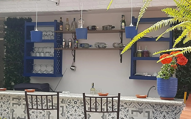 Adamas House Hotel