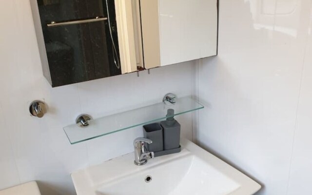 South Shield's Hidden Gem Garnet 3 Bedroom Apartme