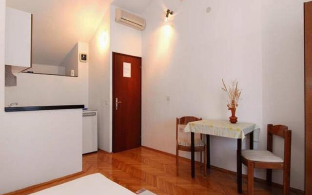 Mat - in a cosy stone house - SA3(2)