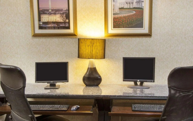 Clarion Inn & Fundome