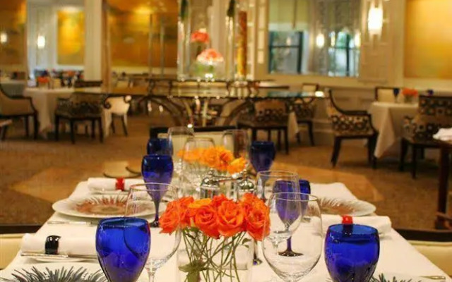 Mandarin Oriental, Manila