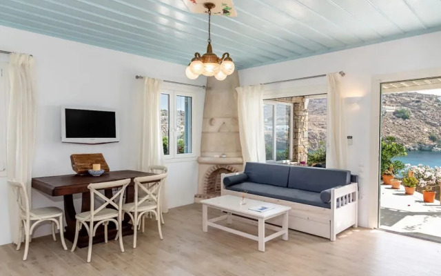 Etesians Suites & Villas