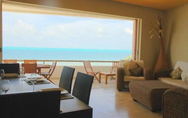 Puerta Al Mar 105 by Skyrun