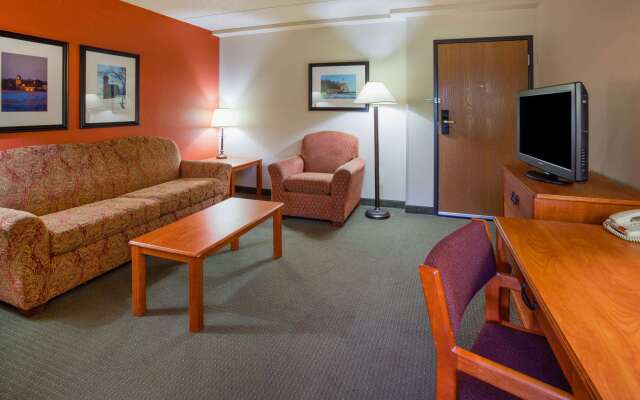AmericInn by Wyndham Wetmore Munising