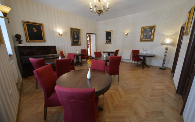 Noblesse Boutique Hotel