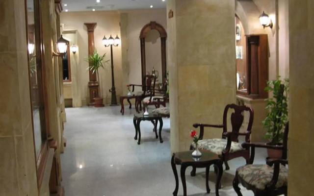 Philippe Luxor Hotel
