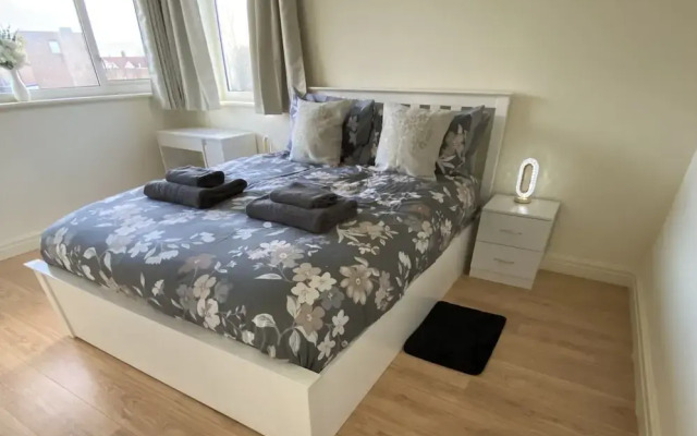 Spacious 3 Bed House in Penrhyn Bay, Llandudno