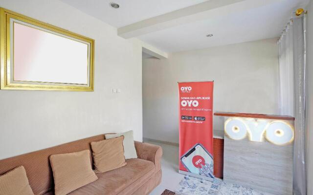 OYO 646 Kvinn Kostel