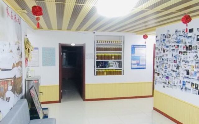 Xuegu Liu'er Guest House