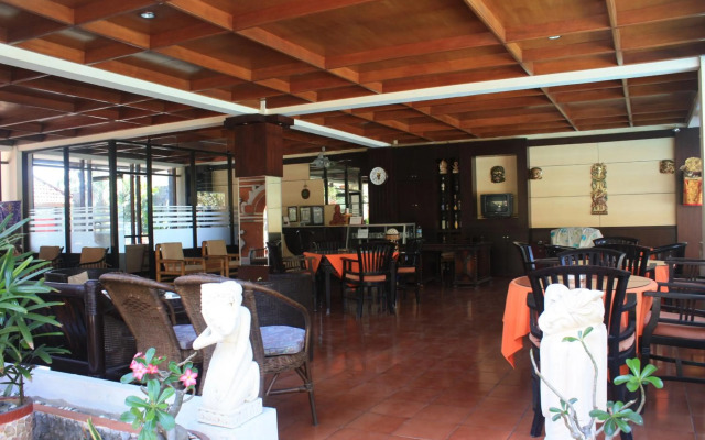 Puri Naga Beachfront Cottages