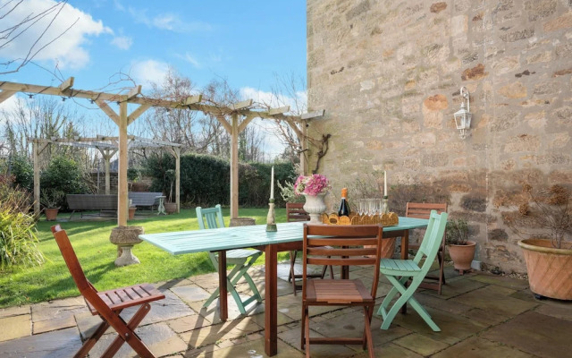 Eskbank Terrace Spacious House