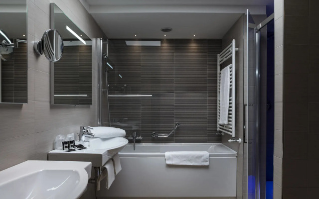 Smart Hotel Holiday